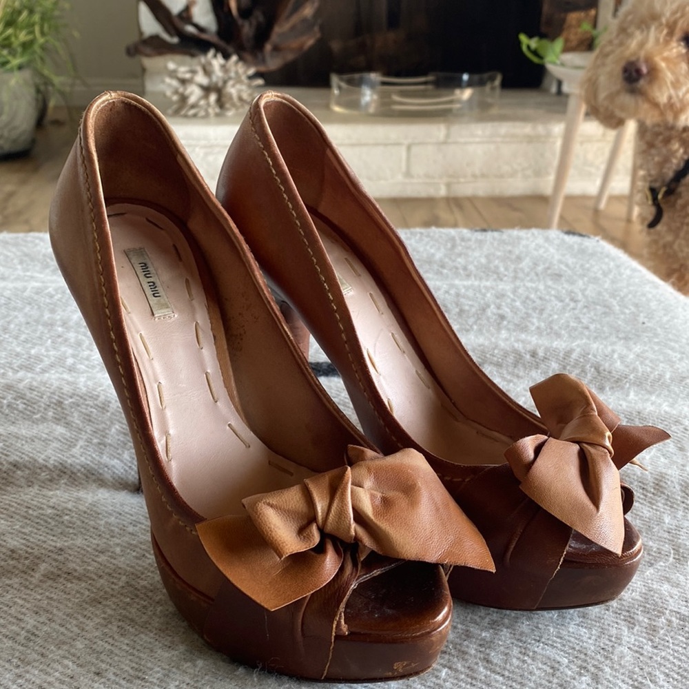 Miu Miu brown tan nude, leather platform heals, open-toe bow EU 36 1/2 U.S 6 1/2